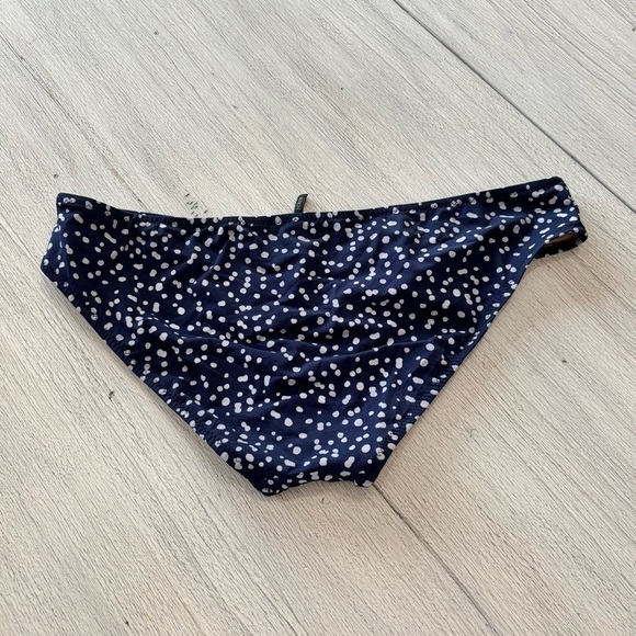 J CREW Women’s Hipster Bikini Bottom Navy Blue Dot Low Rise Moderate Coverage M - Picture 2 of 6